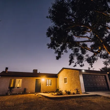 Minutes to JT National Park, Hot Tub & Game Room
