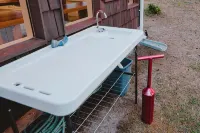Remodeled Copalis Beach cottage with fully fenced yard - Wi-Fi