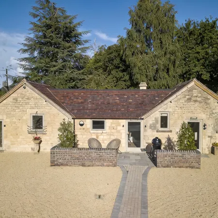 Cotswolds Piggery – Romantic Hideaway for Two