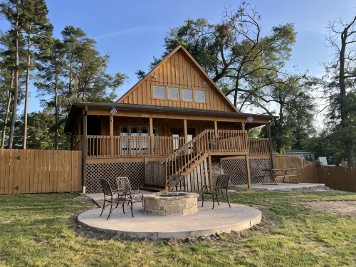 Lakefront Oasis with Private Boat Dock on Lake Palestine - 4 stjerner