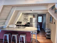 Cozy 3-bedroom cabin near beautiful Harbor Springs