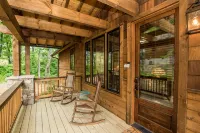 NEW FOREST COTTAGE W/GRILL & SCREENED IN PATIO:HIKE, FISH, GOLF, WATERFALLS - Boutique