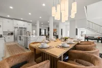 King Beds <> A Sumptuously Lavish Suite Xcape - Villas