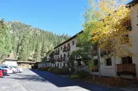 Olympic Village Inn Olympic Valley - parking