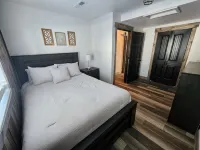 A Farmhouse style lodge, Centrally Located & Family Friendly Unit! - 2 stjerner