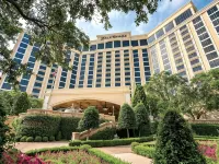 2Br with Balcony Near Biloxi Beach & One Block to Casinos! Downtown Darling