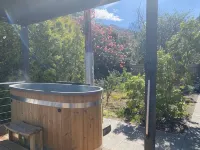 Wood fired Hot Tub Hotels in Ballachulish