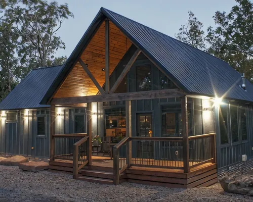 Luxury Cabin adjoining Robber's Cave State Park Hotels in Latimer County