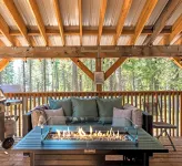 Newly owned Cabin w/ private hot tub, A/C & covered deck - Dog Friendly!