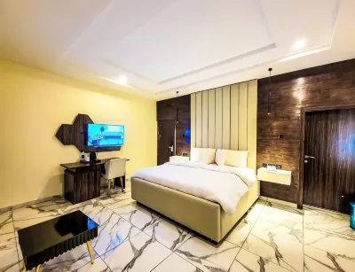 Four Crowns Serviced Apartment Hotele w: 