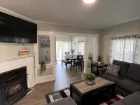 Peaceful Onset Beach Home. 5 Bedrooms, Wareham MA Hotels in Wareham