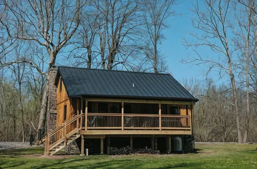 Cozy Cabin on the Creek with Hot Tub!