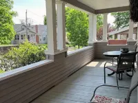 CHARMING LARGE 3 Bedroom Entire Home فنادق في ووستر