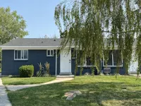 Beautiful 2 Bedroom Home In SLC with Private Hot Tub! Hotels in Millcreek