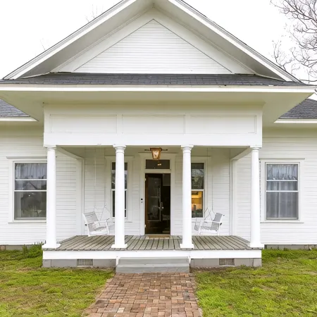 The Cottage on Maple