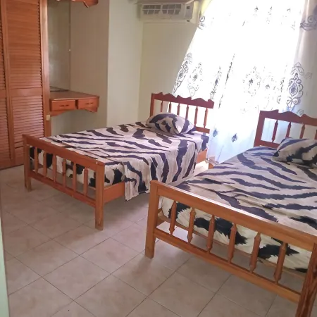 Beautiful and Cozy 3 Bedroom Home in walking distance to the beach and shops!