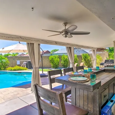 New AZ Oasis, Fire Pit, Yard, Grill, & Hot Tub!