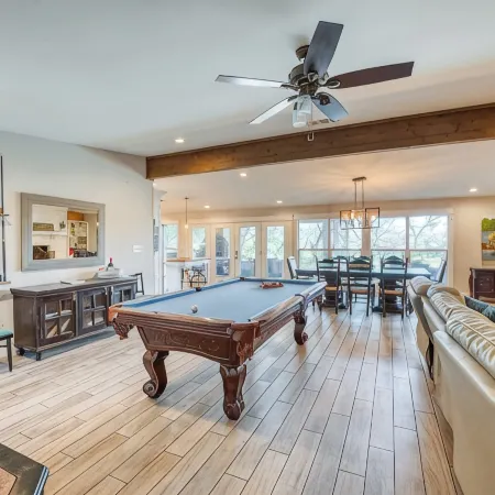 Tranquil Lake LBJ getaway! No boat traffic. Kayak, paddle board & fish in peace!
