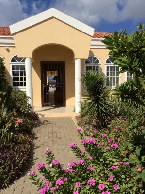 Reef Front Divers Dream Crown Ridge Luxury Villa In Beautiful Sabadeco!  otelleri