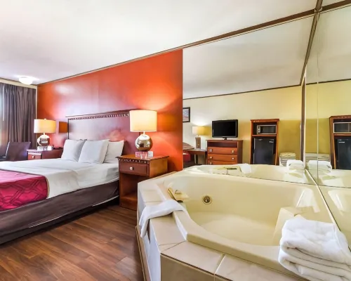 Econo Lodge Hotels in Huron County