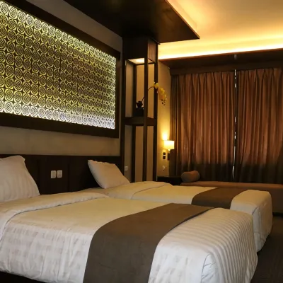 Tanjung Plaza Hotel Hotels near Griya Samadhi Vincentius (GSV)