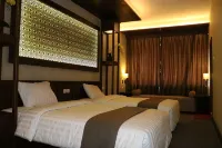 Tanjung Plaza Hotel - مسبح