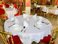 Hotel les Ambassadeurs - พร้อมอาหารเช้า