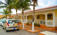 Coconut Inn - parking