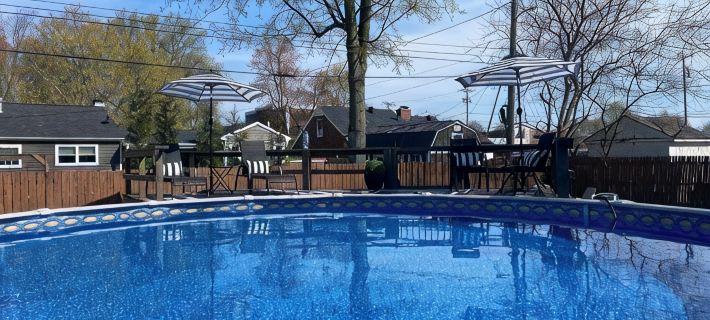 Hot tub/pool/firepit/ 3 bedroom Home center of town 2 Livingroom's sleeps 12 Hotele w: Daviess County