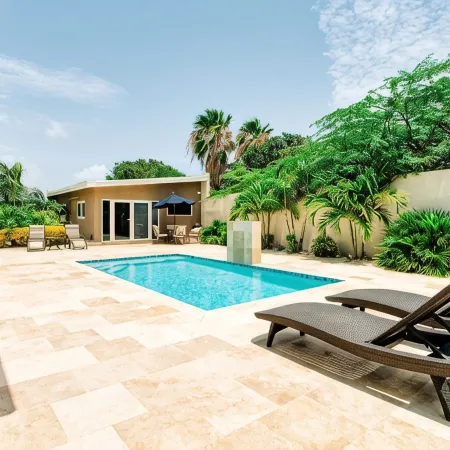 Peaceful Palm Beach Villa - For Families & Friends