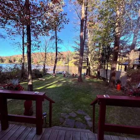 Cozy Roscoe Lakefront Cabin