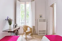 Sunny apartment on the square - Bungalows