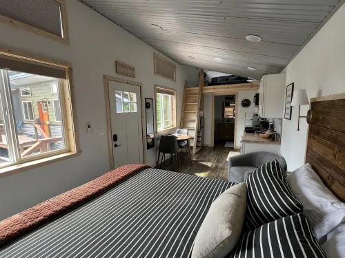 Tiny House w/ Forest Deck - Spruce Woods Acre - Chalets