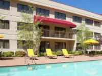 DoubleTree Suites by Hilton Cincinnati - Blue Ash Hotels in Sharonville