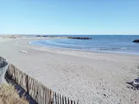 Sea Breeze - Sea View Apartment, 100 Meters from the Beach, Pets Welcome! Hotels in Frontignan