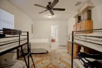 Charming 3-bedroom house in serene Lake Placid with AC, WiFi - 2つ星