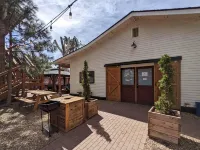 Bunk & Brew Historic Lucas House - Hostel Hotel di 