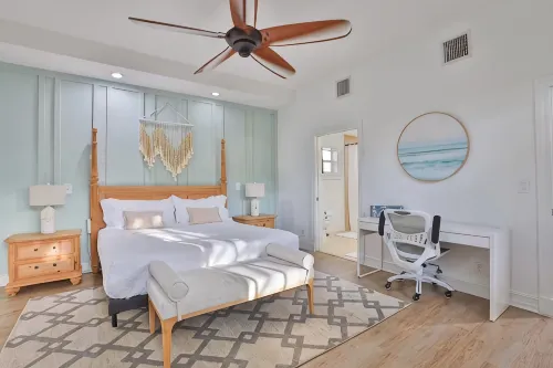 Incredible 3-Bedroom Home with Hot Tub! - 4-Sterne