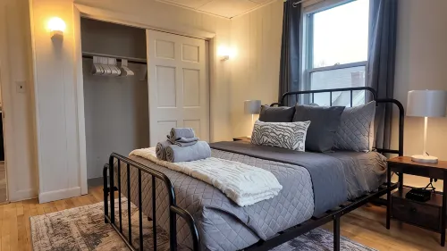 Newly Refreshed 3bd Spacious Unit Minutes from 290