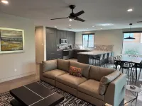 Modern Cave Creek Home 2 Min Walk to Town Center with Garage! - Wifi