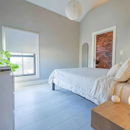 Private 2 Level Apartment with Hot Tub in Tremont