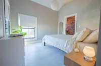 Private 2 Level Apartment with Hot Tub in Tremont