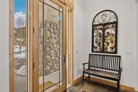 Spectacular Ski-in/Out House on Golf Course! Private Hot Tub w/ Mountain Views!
