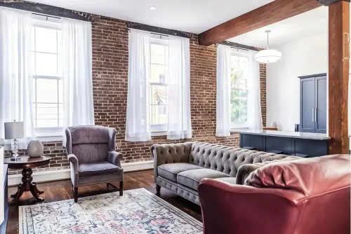 Downtown close to UAB, St. Vincent’s, BJCC and Airport - Homestays