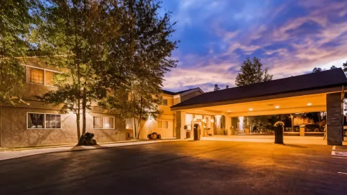 Best Western Newberry Station - parking