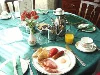 Ashwood Hotel - breakfast