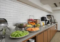 Hotel Pacific - breakfast