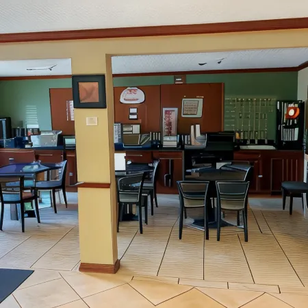 Super 8 by Wyndham Tilton/Lake Winnipesaukee