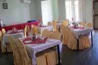 The Charity Hotel International - Desayuno