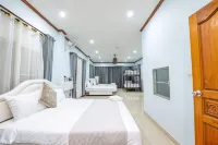 White Sand Pool Villa Pattaya - 주차장
